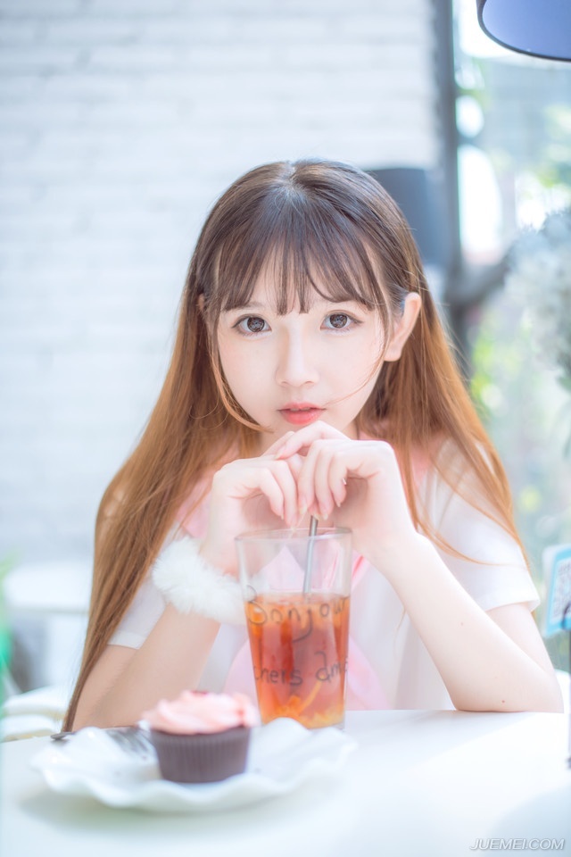 “好，我派人去办。”孟达点了点头。